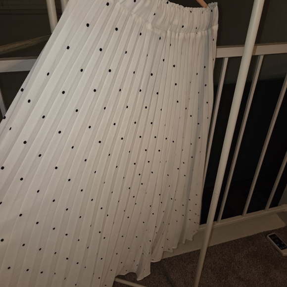City Chic White Maxi Skirt with Black Dots - Picture 4 of 6